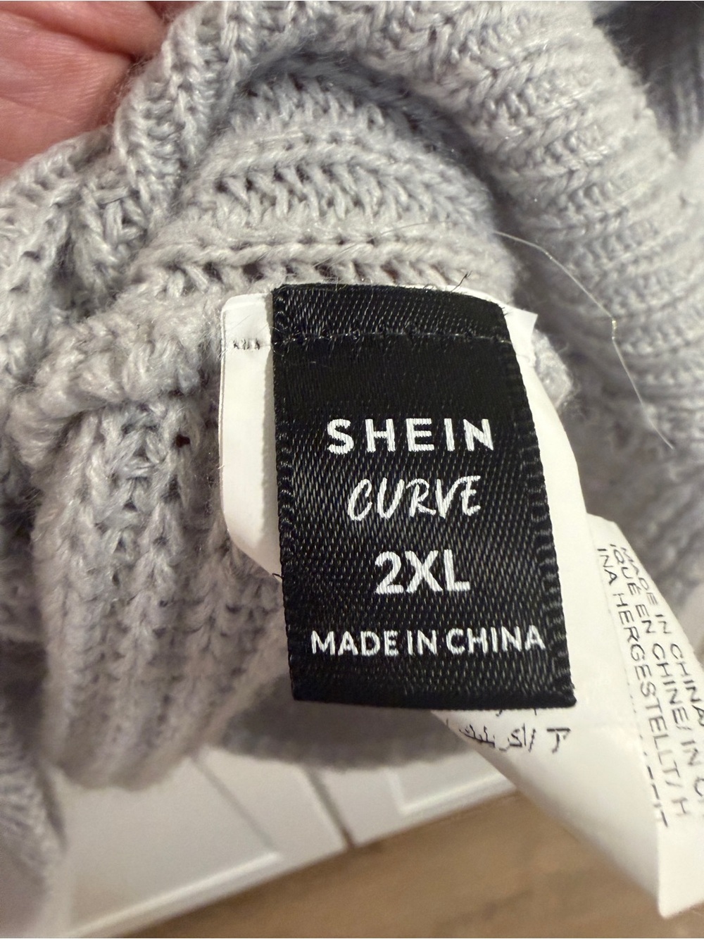 SHEIN Curve 2XL Gray Chunky Knit V-Neck Open Back Sweater